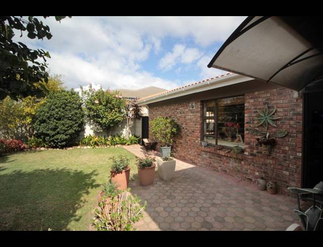 3 BEDROOM HOUSE FOR SALE IN FRAAIUITSIG